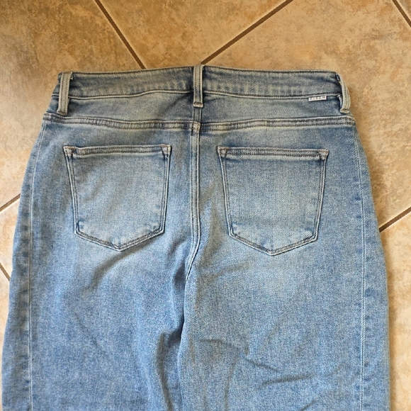 Judy Blue Light Blue Ankle Cropped Jeans - Picture 4 of 5